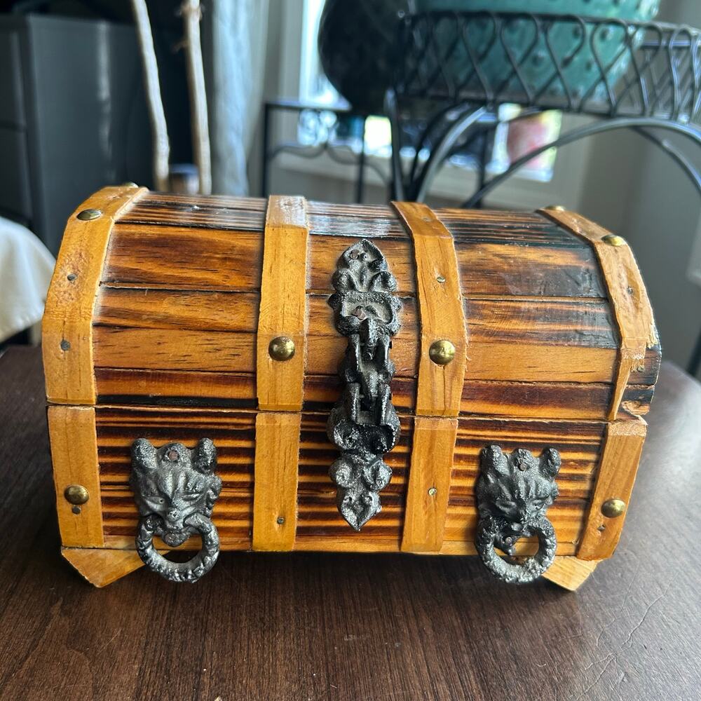 Vintage Wood Pirate Treasure Chest Gothic Lion Heads Humpback Jewelry Box